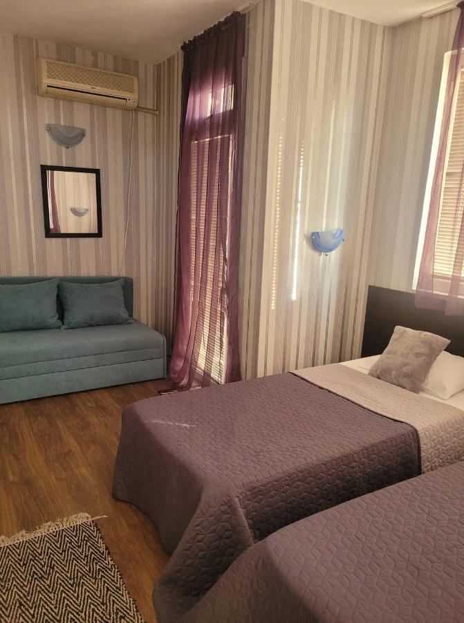 Guest House Taligarov Pomorie Exterior photo
