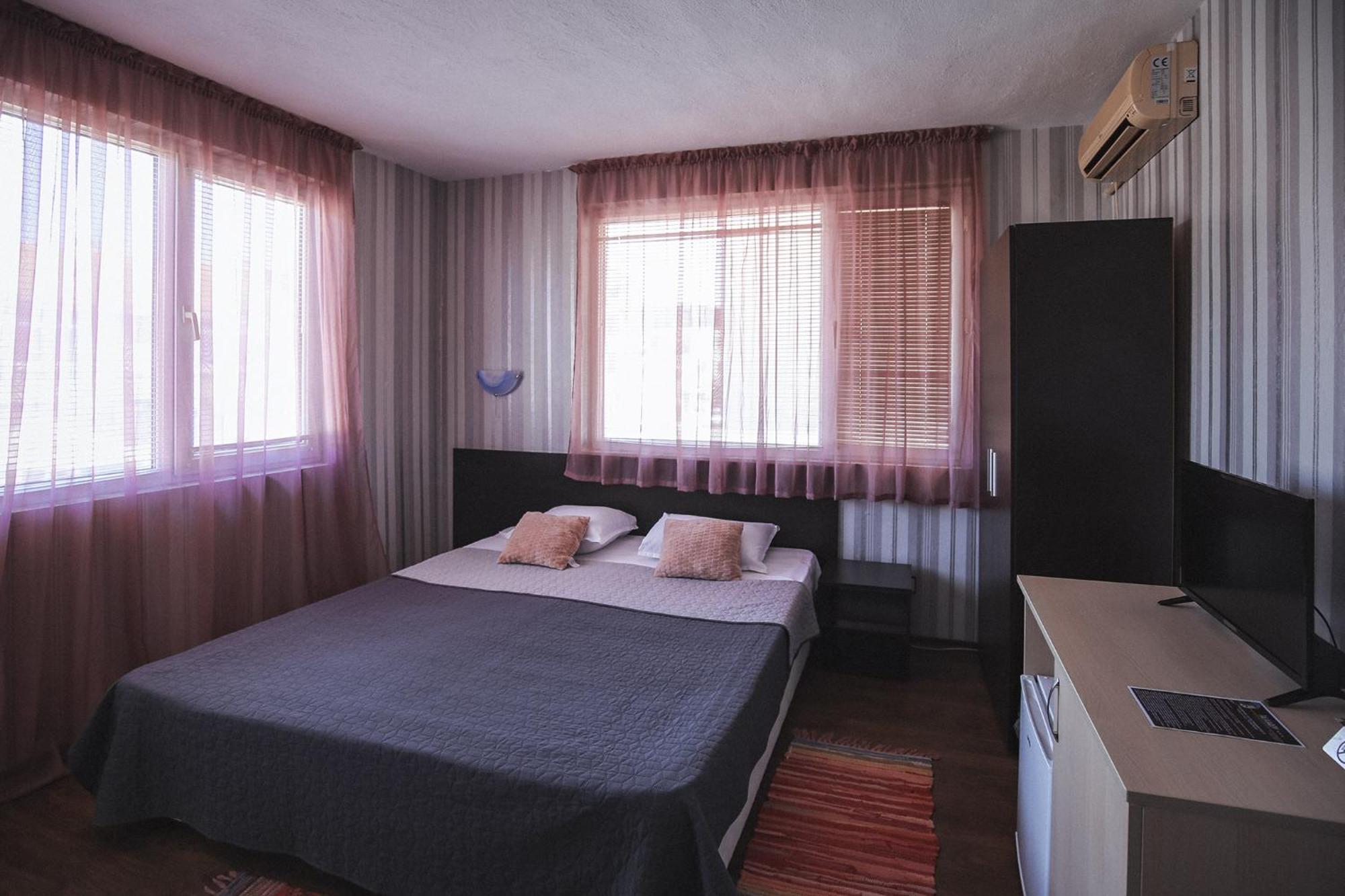 Guest House Taligarov Pomorie Exterior photo